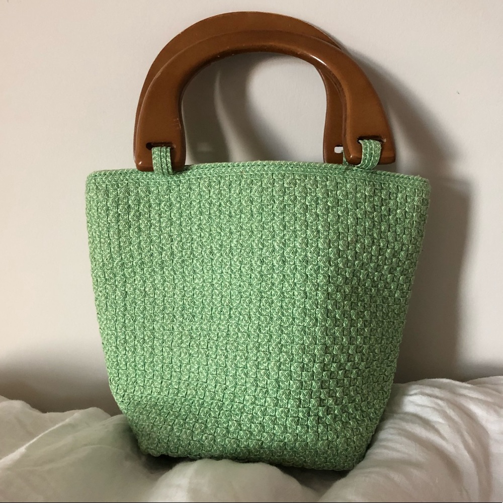 LIME GREEN VINTAGE WOVEN BAG WITH WOODEN HANDLE